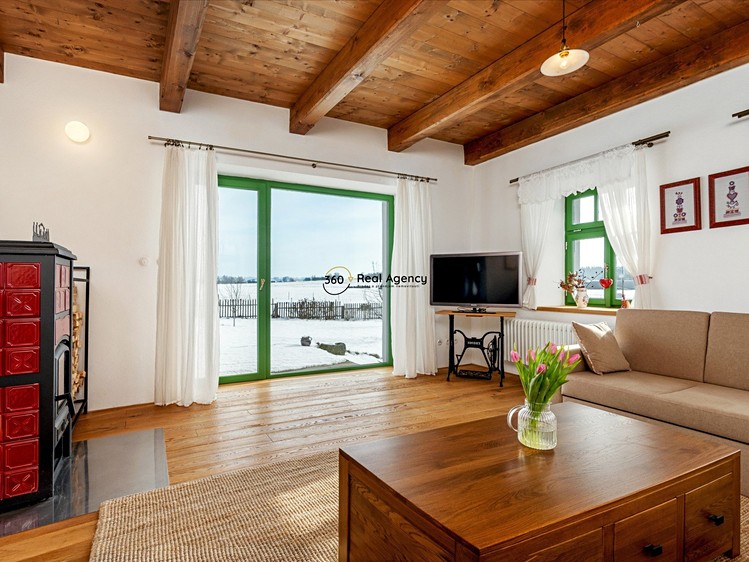 Prodej rodinného domu 252 m², pozemek 2 233 m² - foto 3