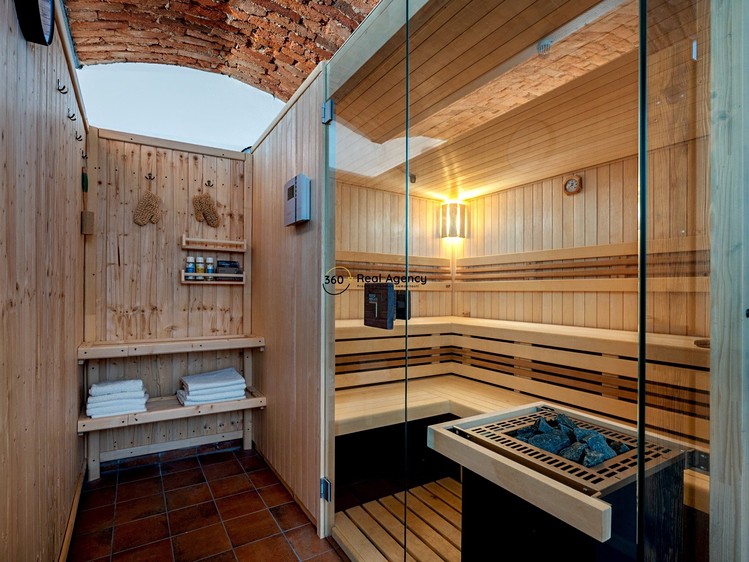 Prodej rodinného domu 252 m², pozemek 2 233 m² - foto 4