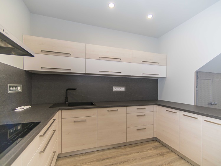 Pronájem bytu 3+1 180 m² (Mezonet) - foto 4
