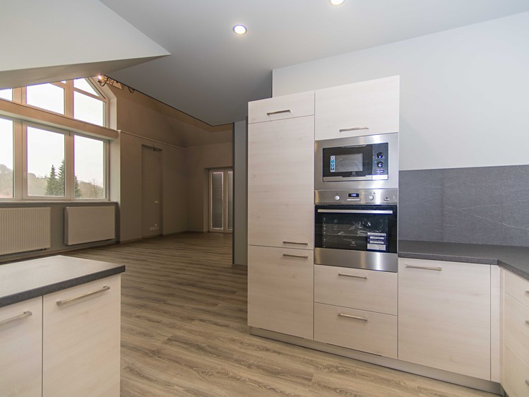 Pronájem bytu 3+1 180 m² (Mezonet) - foto 3