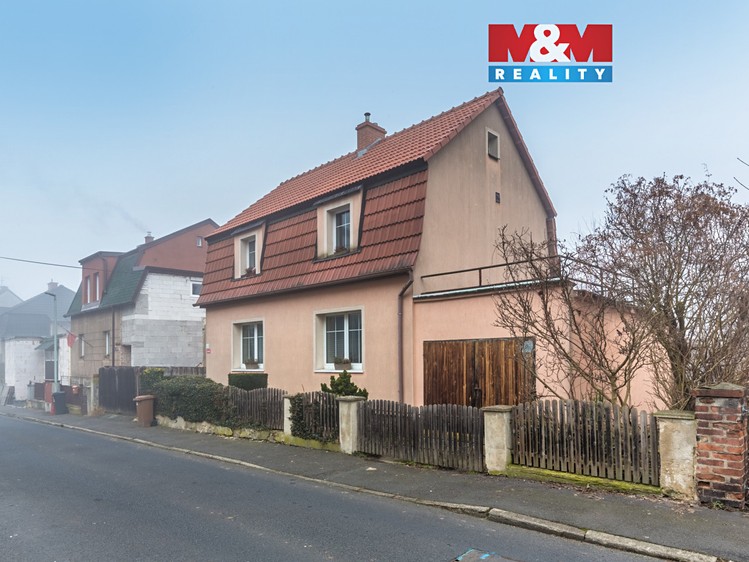 Prodej rodinného domu 76 m², pozemek 769 m² - foto 1