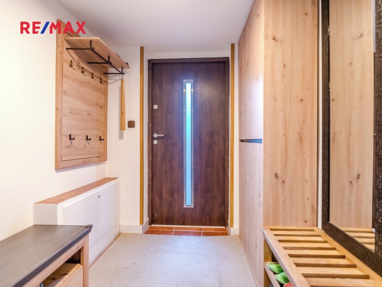 Prodej  rodinného domu 144 m², pozemek 916 m² - foto 6