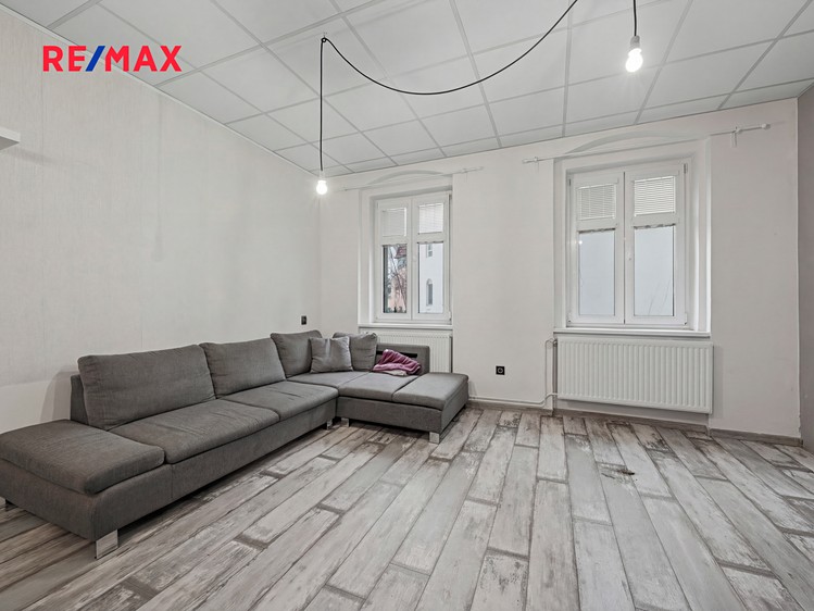 Prodej  rodinného domu 274 m², pozemek 134 m² - foto 3