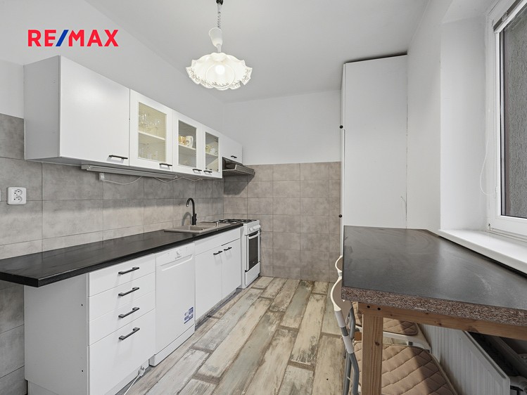 Prodej  rodinného domu 274 m², pozemek 134 m² - foto 4
