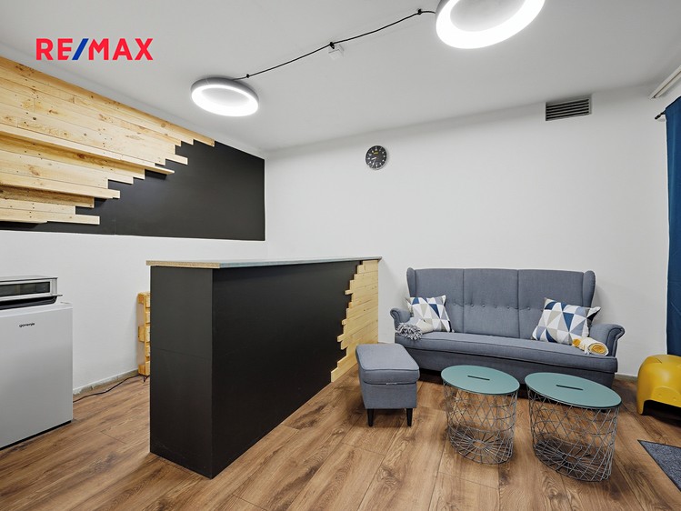 Prodej  rodinného domu 274 m², pozemek 134 m² - foto 7