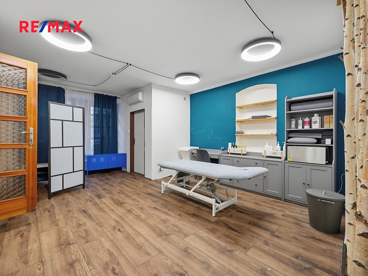 Prodej  rodinného domu 274 m², pozemek 134 m² - foto 6