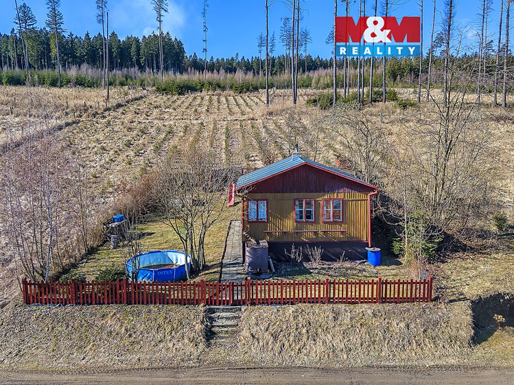 Prodej chaty 25 m², pozemek 30 m² - foto 1