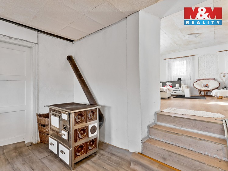Prodej rodinného domu 242 m², pozemek 127 m² - foto 8