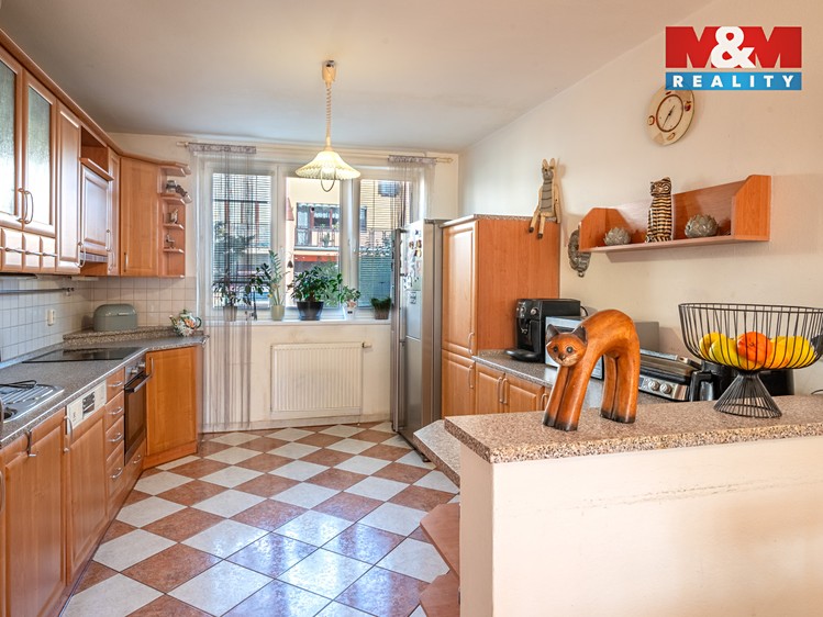 Prodej  rodinného domu 295 m², pozemek 179 m² - foto 4