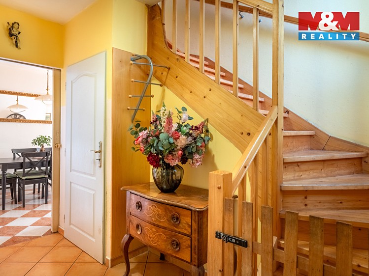 Prodej  rodinného domu 295 m², pozemek 179 m² - foto 5