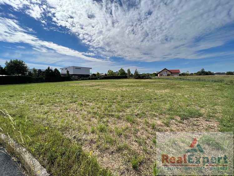 Prodej stavebního pozemku 1 739 m² - foto 7