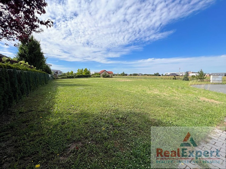 Prodej stavebního pozemku 1 739 m² - foto 6