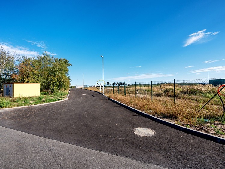 Prodej stavebního pozemku 1 001 m² - foto 2