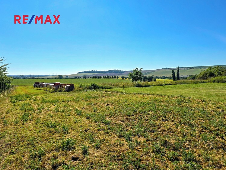 Prodej stavebního pozemku 1 892 m² - foto 5