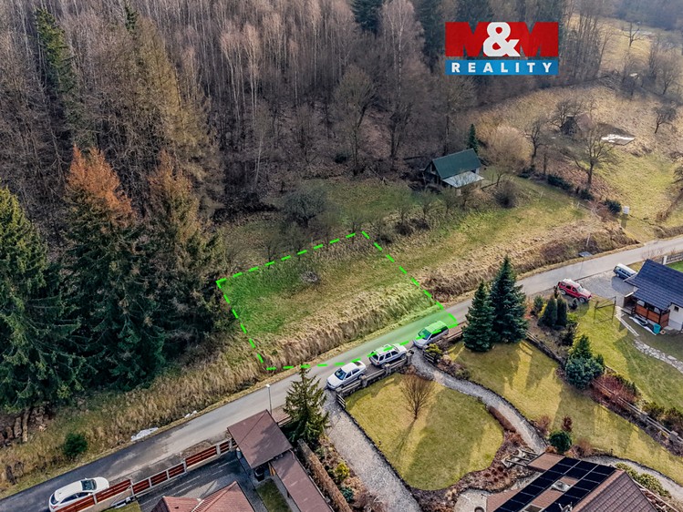 Prodej stavebního pozemku 600 m² - foto 1