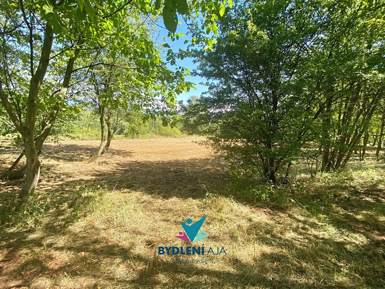 Prodej stavebního pozemku 1 674 m² - foto 2