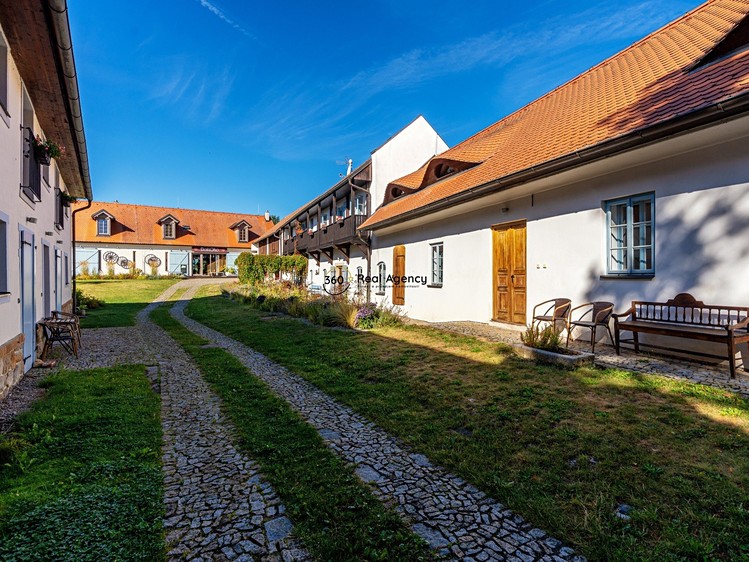 Prodej ubytovacího zařízení 1 420 m² - foto 2