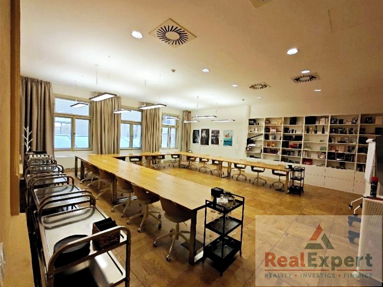 Pronájem kanceláře 630 m² - foto 8