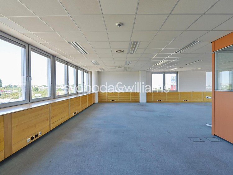 Pronájem kanceláře 674 m² - foto 3