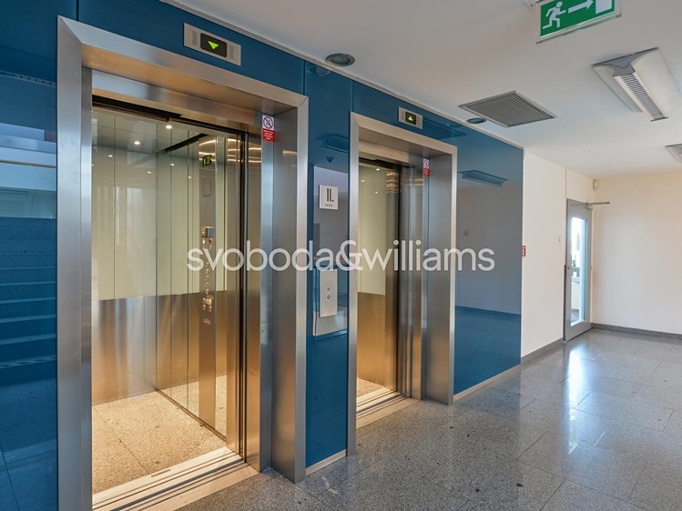 Pronájem kanceláře 674 m² - foto 6