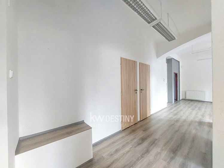 Pronájem obchodního prostoru 94 m² - foto 8