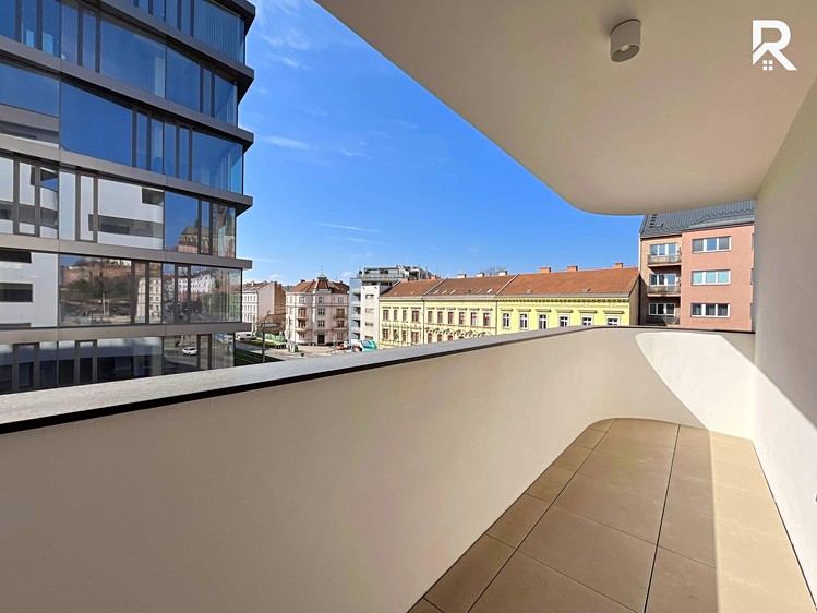 Pronájem bytu 2+kk 71 m² - foto 4