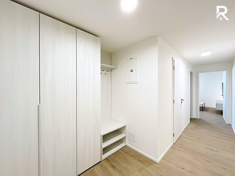 Pronájem bytu 2+kk 71 m² - foto 5