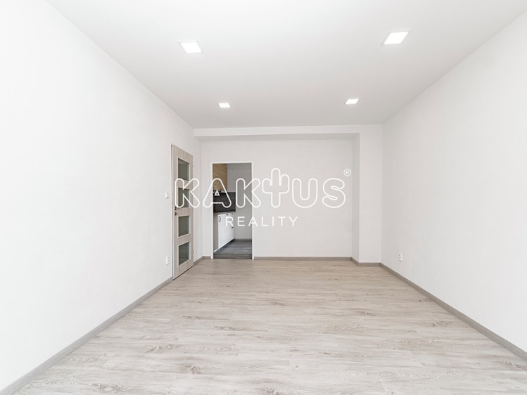 Pronájem bytu 1+1 36 m² - foto 4