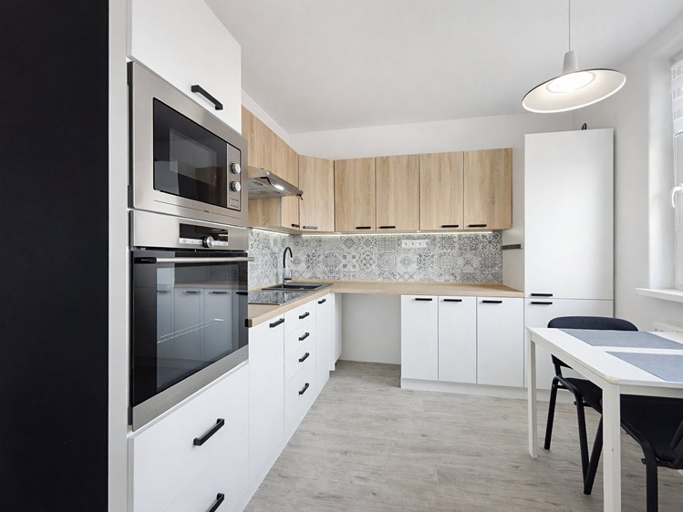Pronájem bytu 4+1 87 m² (Jednopodlažní) - foto 4