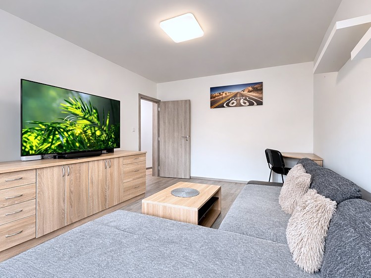 Pronájem bytu 4+1 87 m² (Jednopodlažní) - foto 2