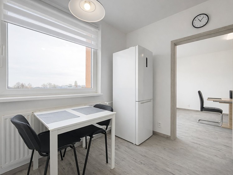 Pronájem bytu 4+1 87 m² (Jednopodlažní) - foto 7