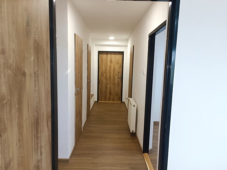 Pronájem bytu 3+1 85 m² (Mezonet) - foto 4