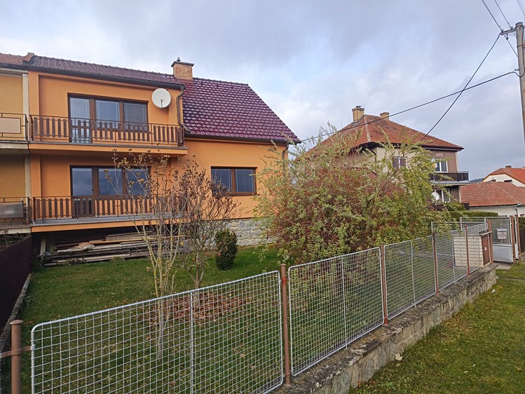 Pronájem bytu 3+1 85 m² (Mezonet) - foto 1