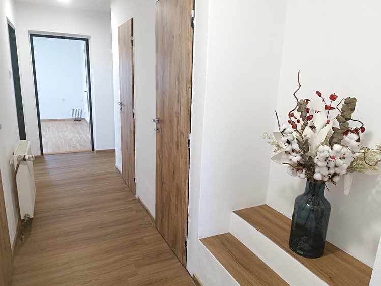 Pronájem bytu 3+1 85 m² (Mezonet) - foto 5