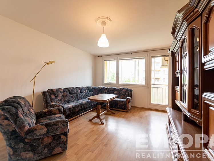Pronájem bytu 3+1 77 m² - foto 2