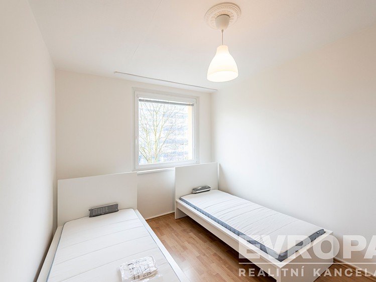 Pronájem bytu 3+1 77 m² - foto 4