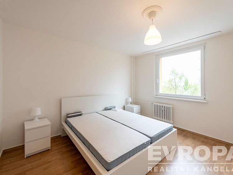 Pronájem bytu 3+1 77 m² - foto 3