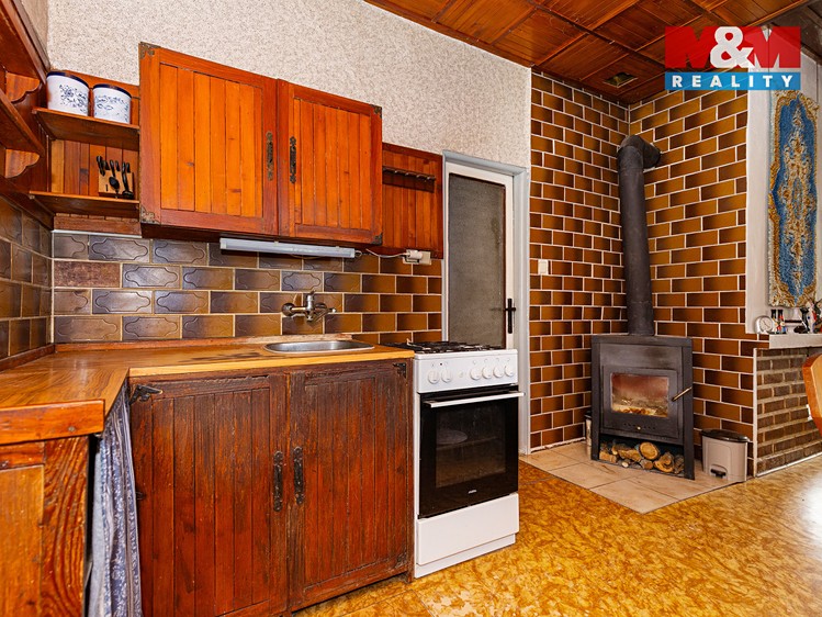 Prodej rodinného domu 120 m², pozemek 932 m² - foto 3