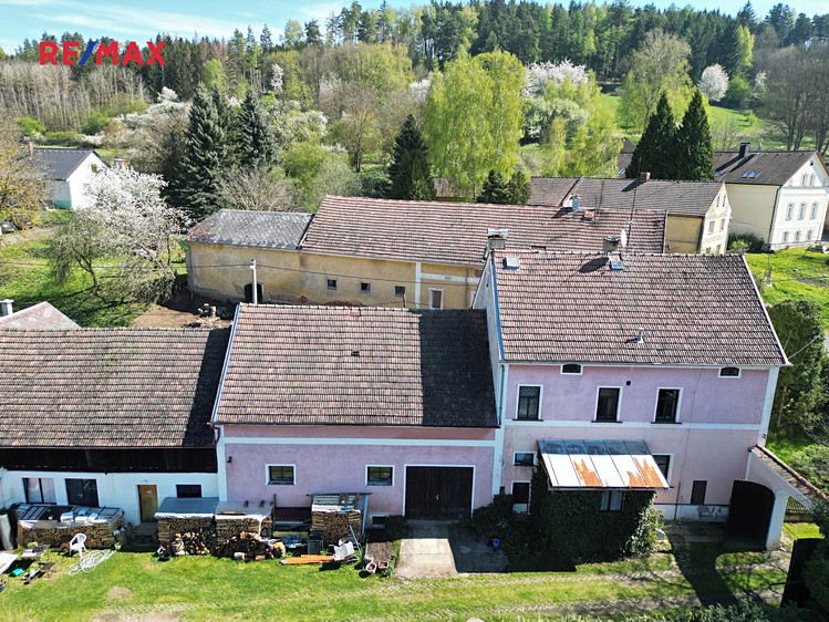 Prodej rodinného domu 250 m², pozemek 5 370 m² - foto 2