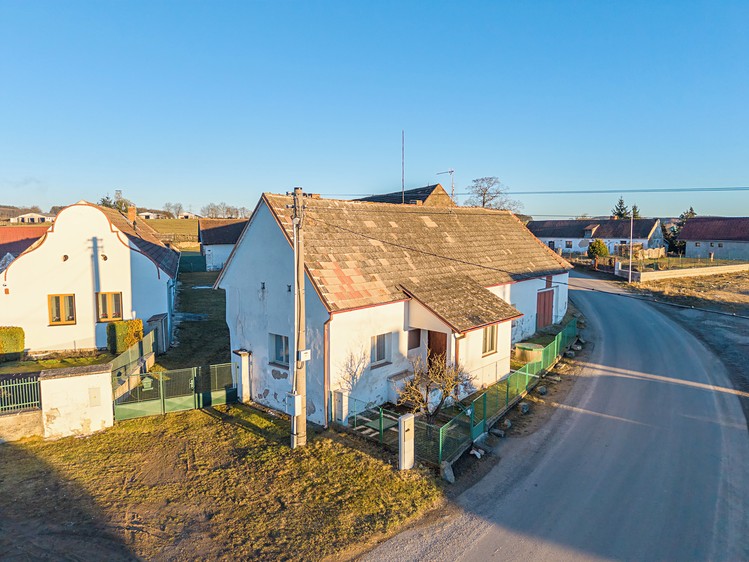 Prodej rodinného domu 80 m², pozemek 168 m² - foto 1