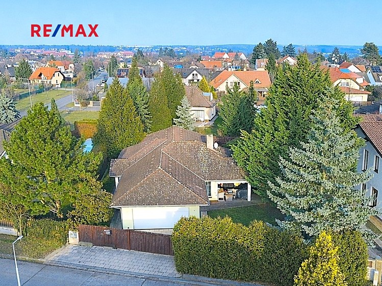 Prodej rodinného domu 175 m², pozemek 776 m² - foto 1