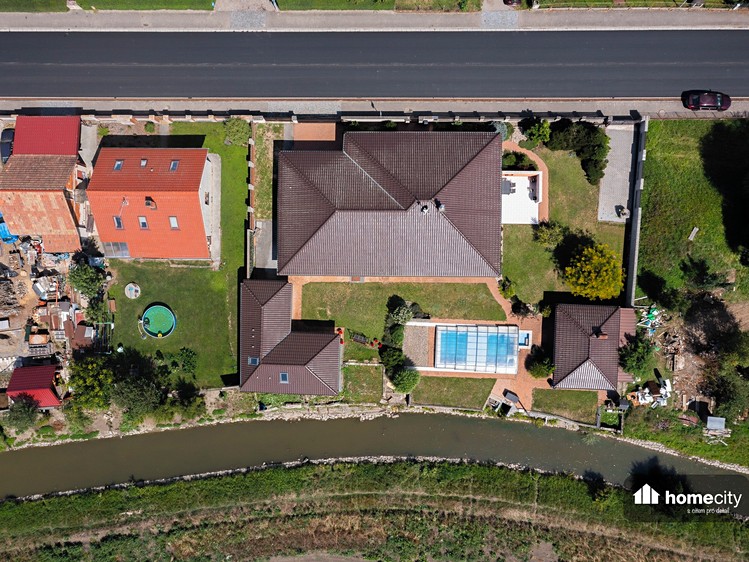 Prodej  rodinného domu 181 m², pozemek 1 255 m² - foto 4