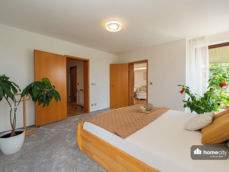 Prodej  rodinného domu 181 m², pozemek 1 255 m² - foto 8