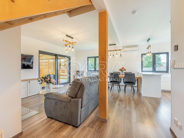 Prodej rodinného domu 137 m², pozemek 1 851 m² - foto 5