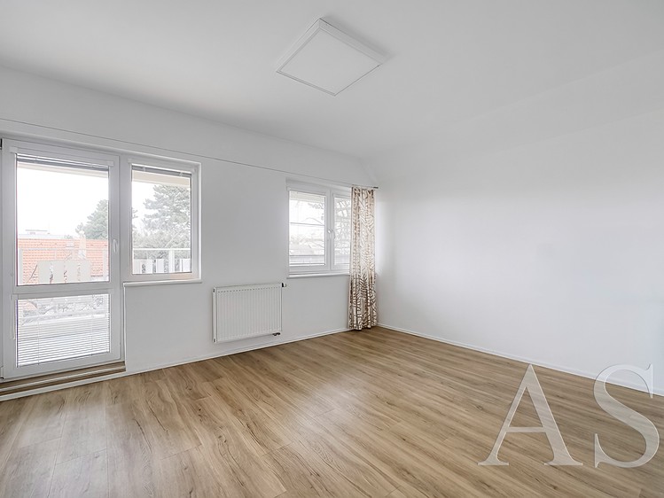 Prodej rodinného domu 291 m², pozemek 476 m² - foto 6
