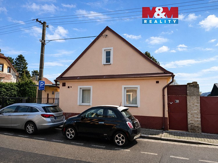 Prodej rodinného domu 153 m², pozemek 131 m² - foto 1