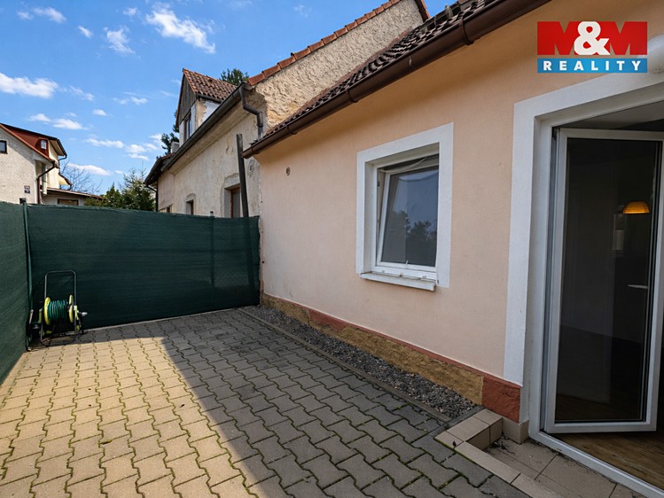 Prodej rodinného domu 153 m², pozemek 131 m² - foto 2