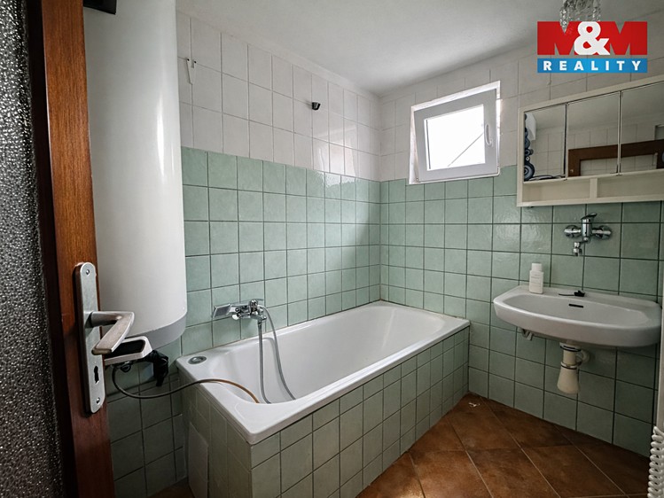 Prodej rodinného domu 153 m², pozemek 131 m² - foto 8