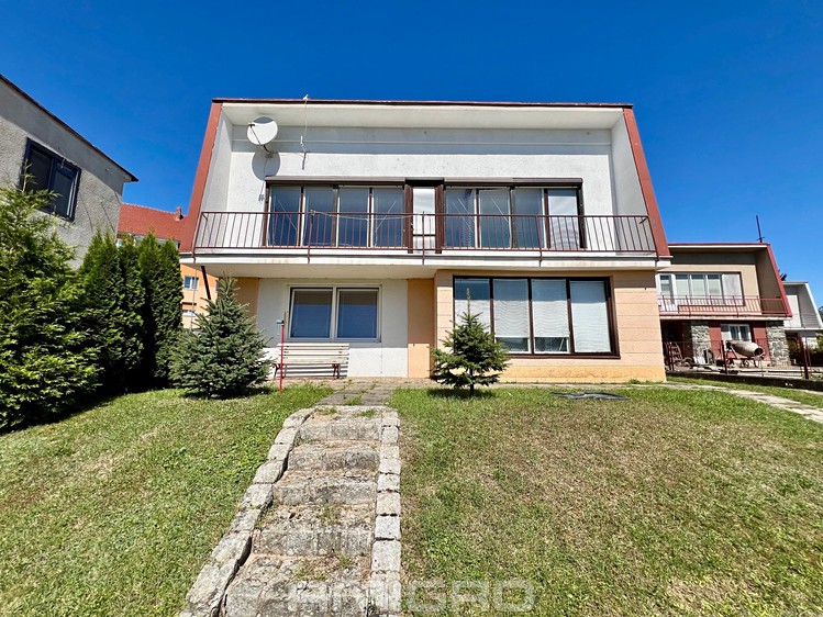 Prodej rodinného domu 160 m², pozemek 627 m² - foto 1