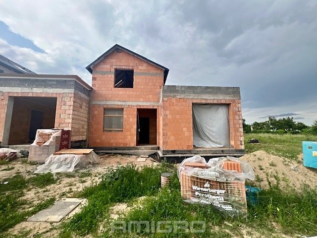 Prodej rodinného domu 141 m², pozemek 364 m² - foto 1